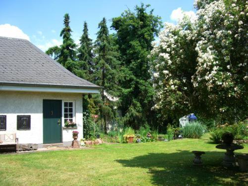 Bastgen Bed & Breakfast Hotel Wittlich Bagian luar foto